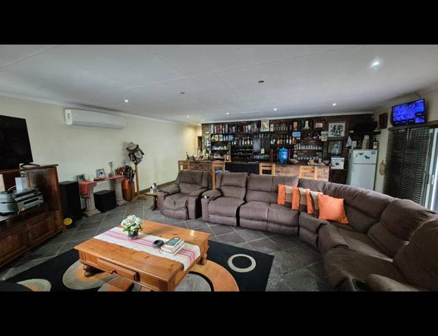 5 BEDROOM HOUSE FOR SALE IN KARENPARK